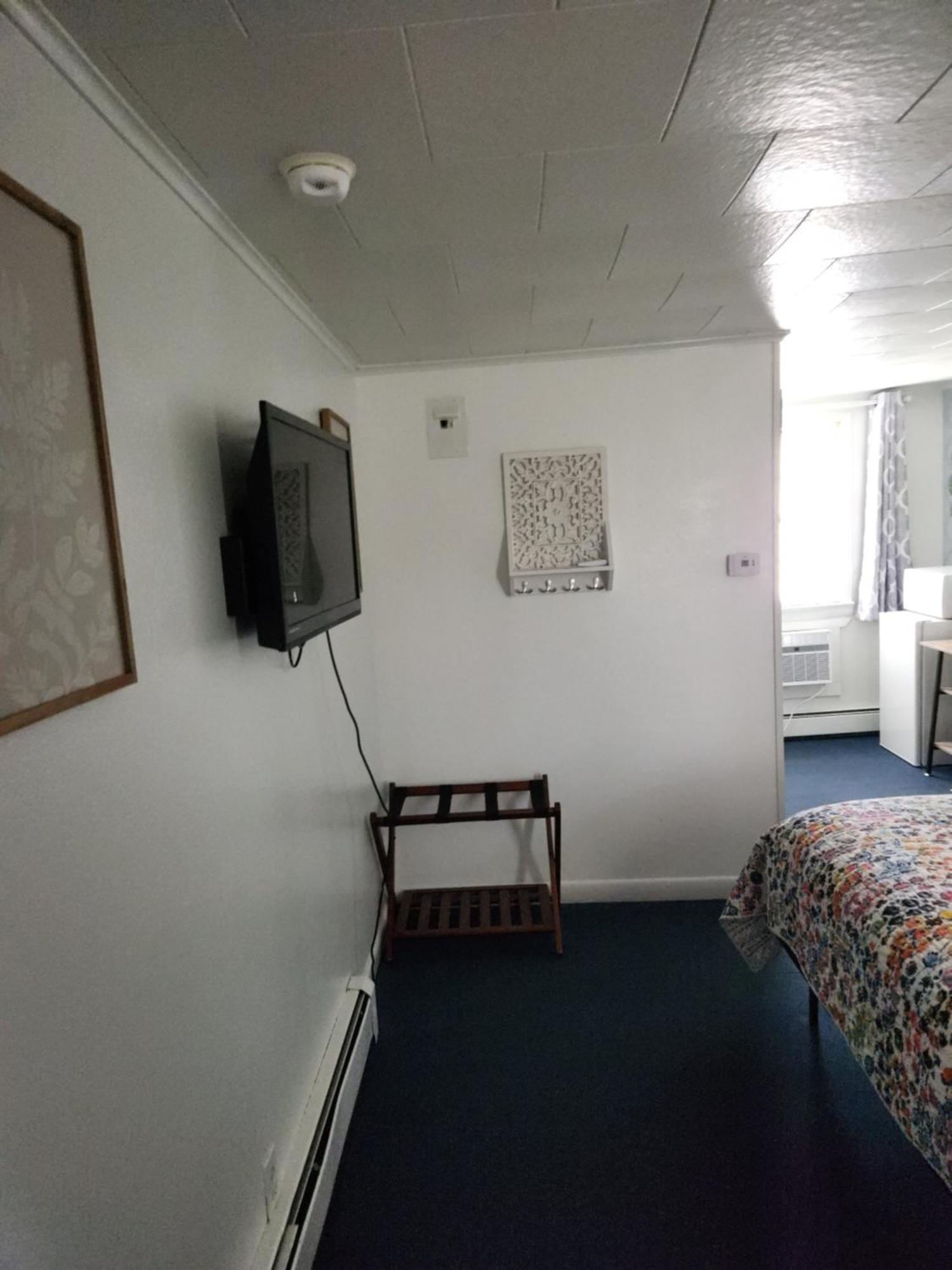 Sage Motel Greybull Room photo