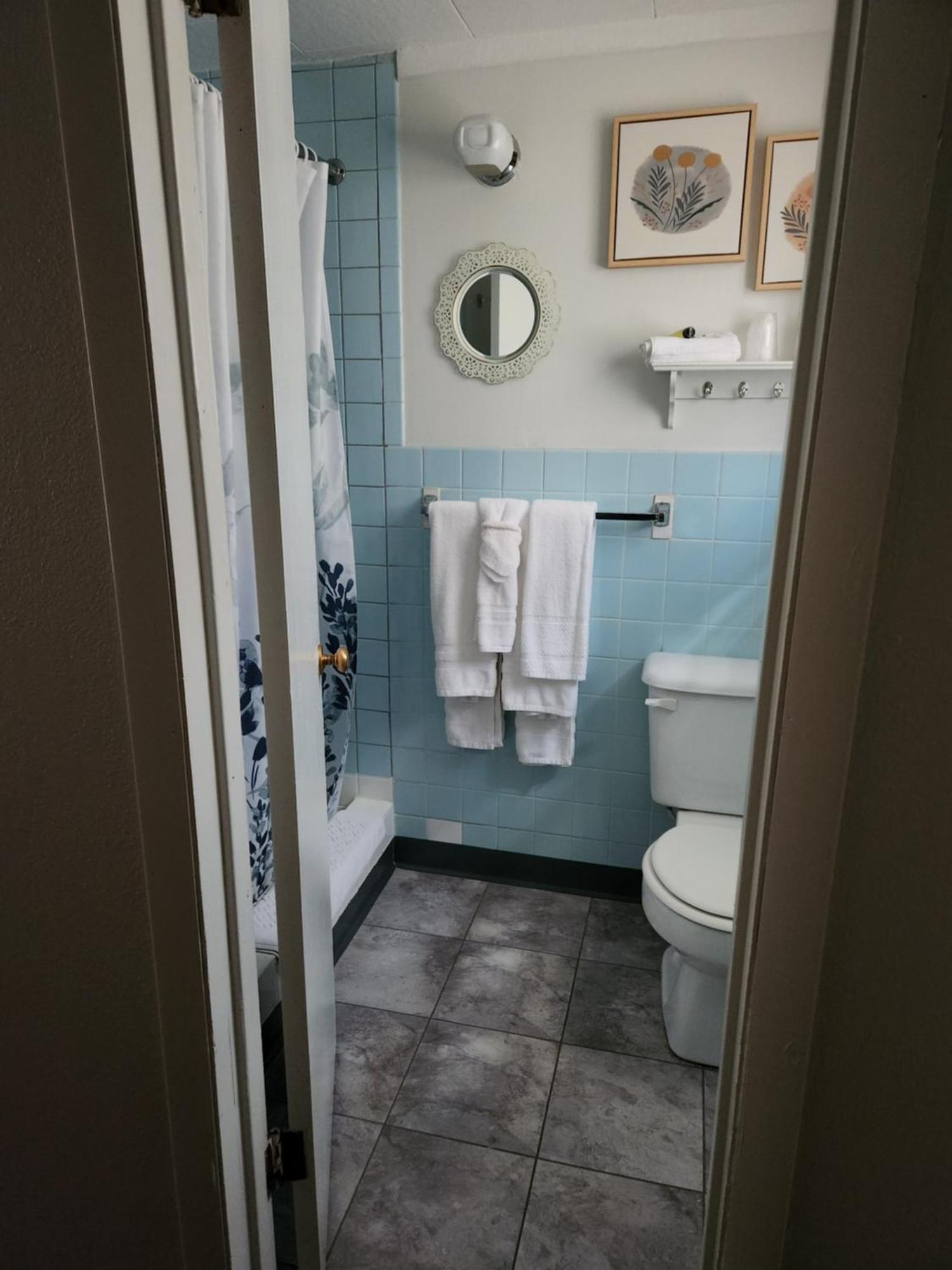Sage Motel Greybull Room photo