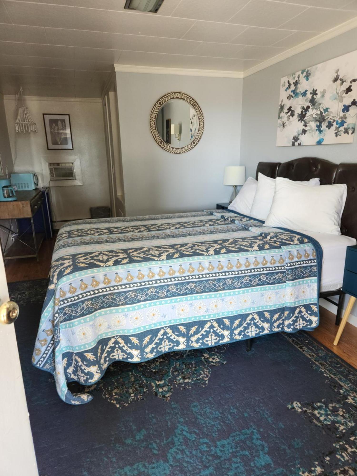 Sage Motel Greybull Room photo